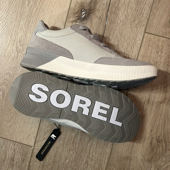 Sorel - Out N About III City Sneaker waterproof NEW IN BOX, women’s 10.5 - Picture 9 of 11